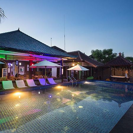 Linda Beach Hotel Lembongan Exterior photo