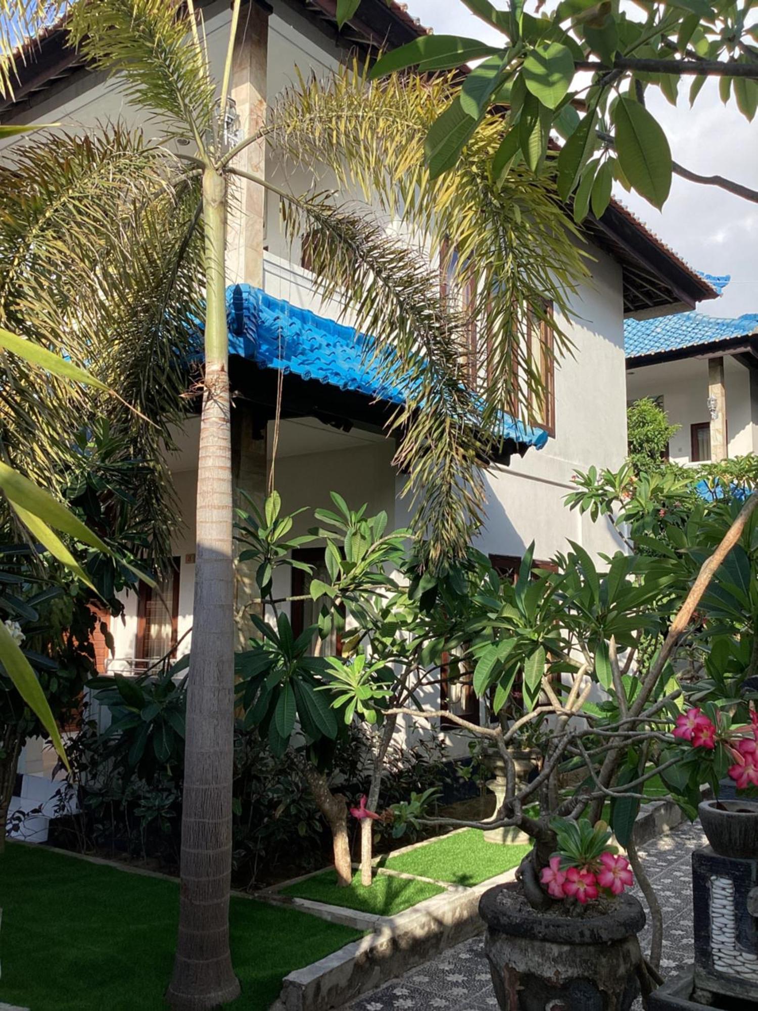 Linda Beach Hotel Lembongan Exterior photo