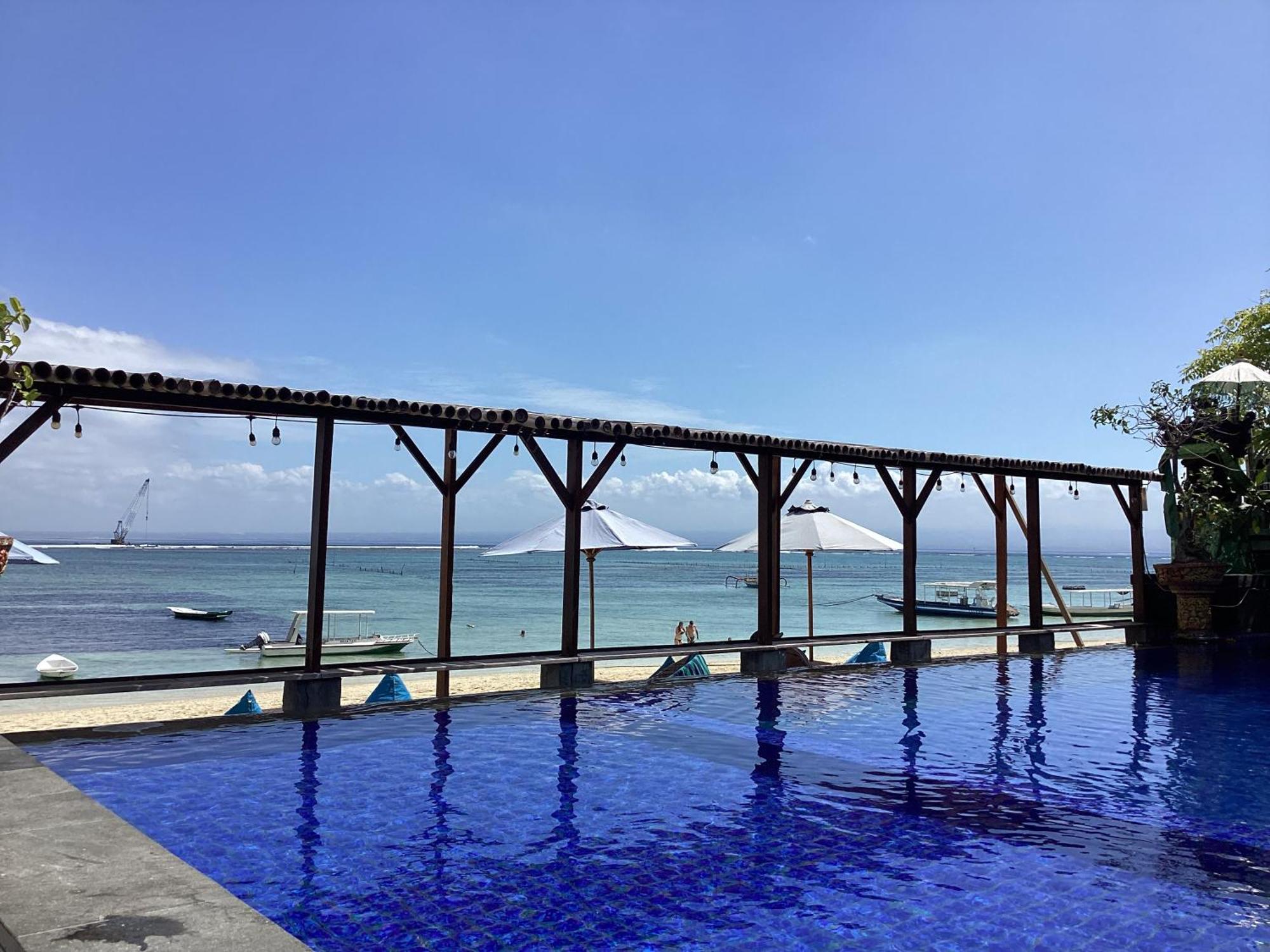 Linda Beach Hotel Lembongan Exterior photo