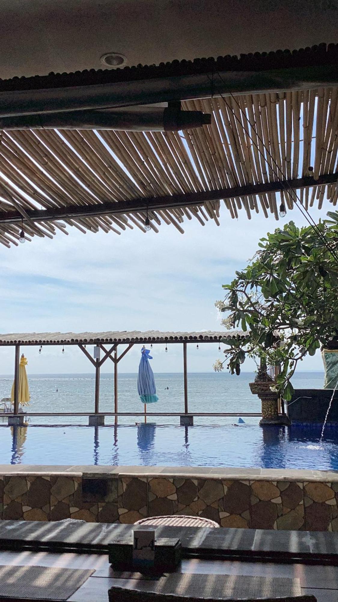 Linda Beach Hotel Lembongan Exterior photo