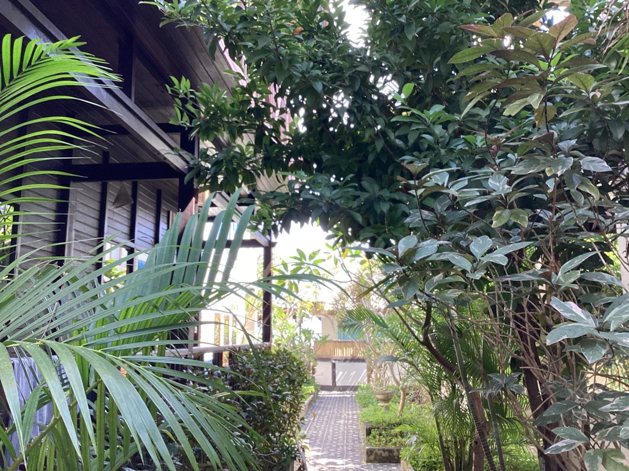 Linda Beach Hotel Lembongan Exterior photo
