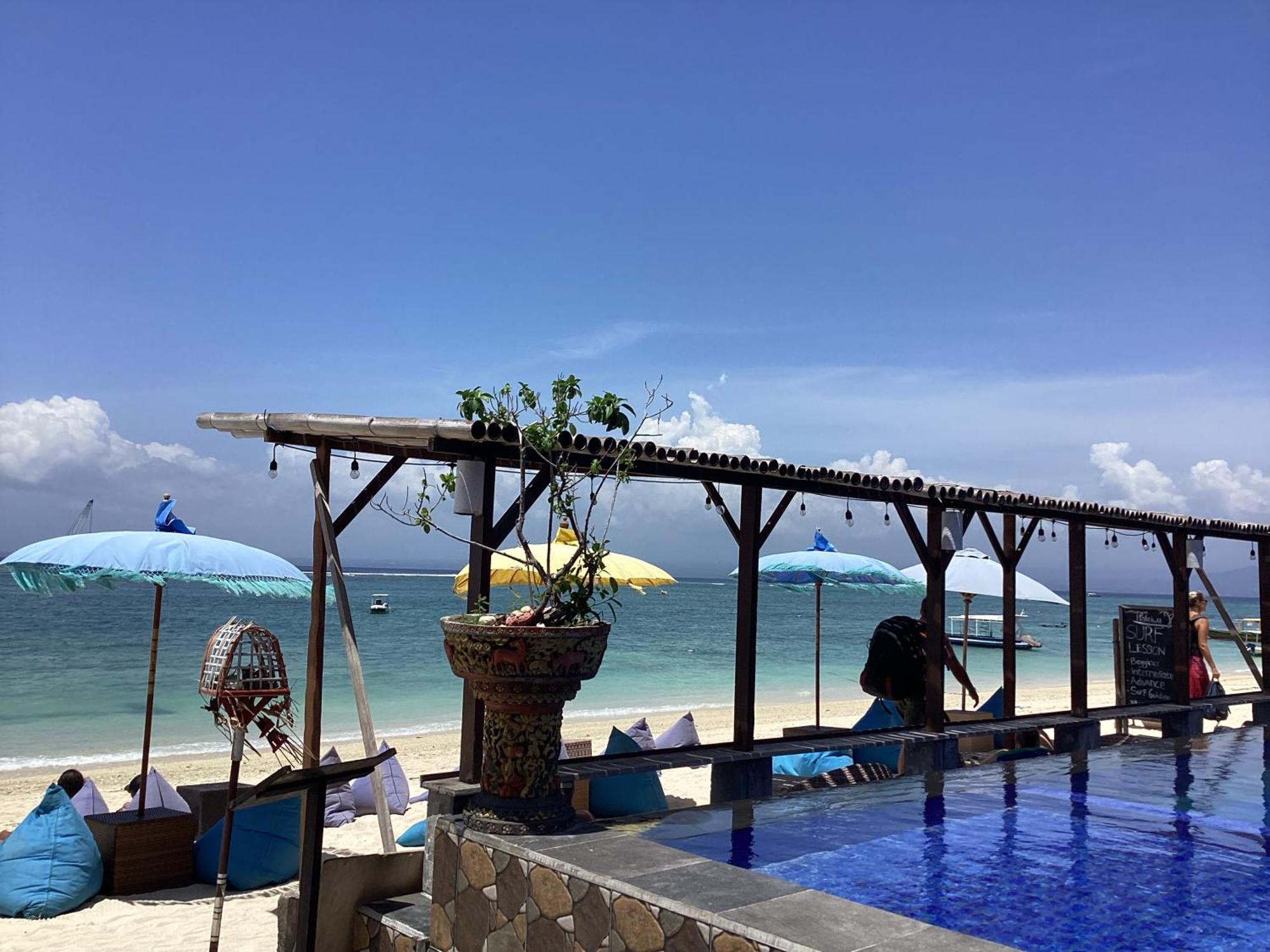 Linda Beach Hotel Lembongan Exterior photo