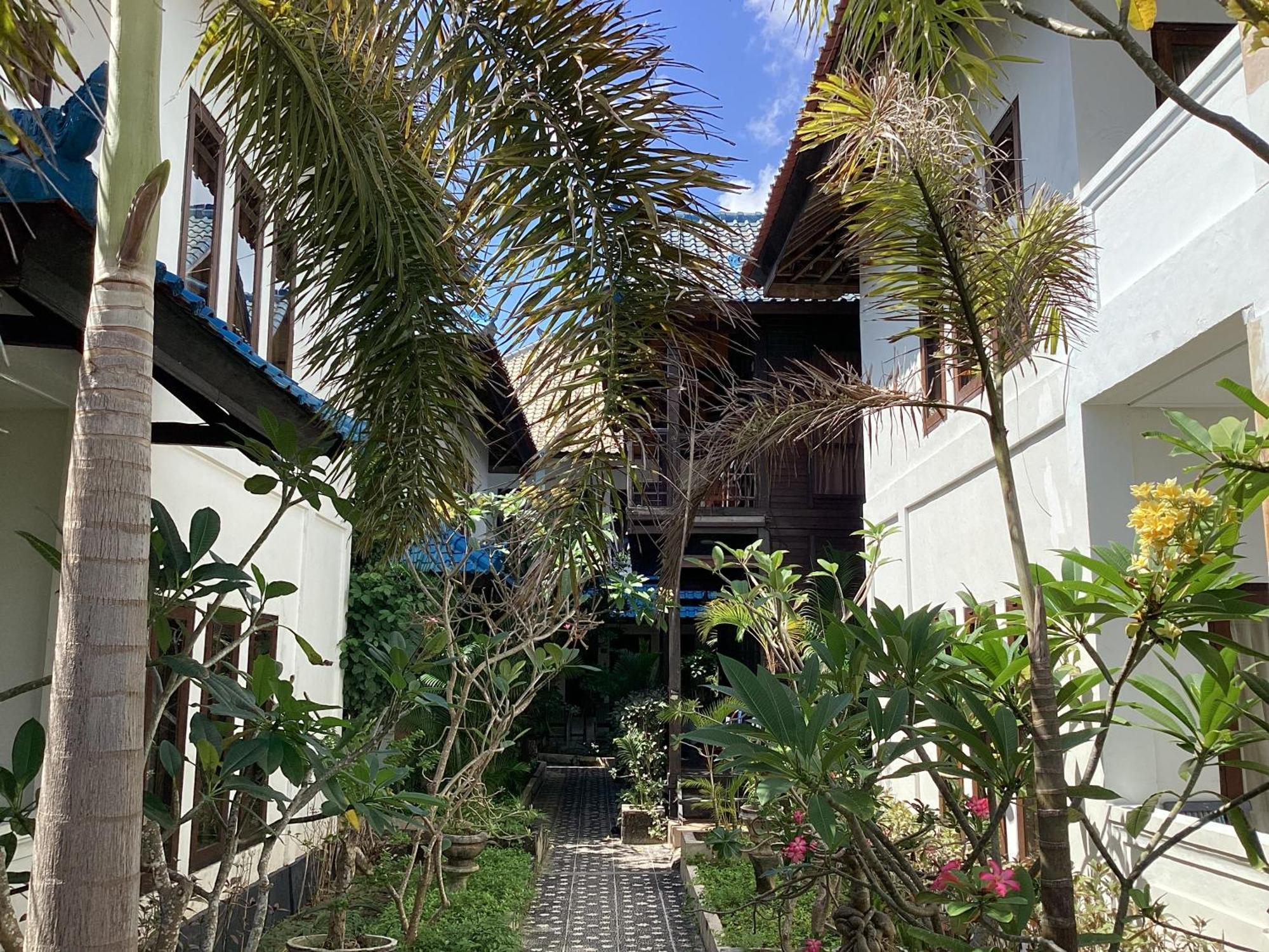 Linda Beach Hotel Lembongan Exterior photo