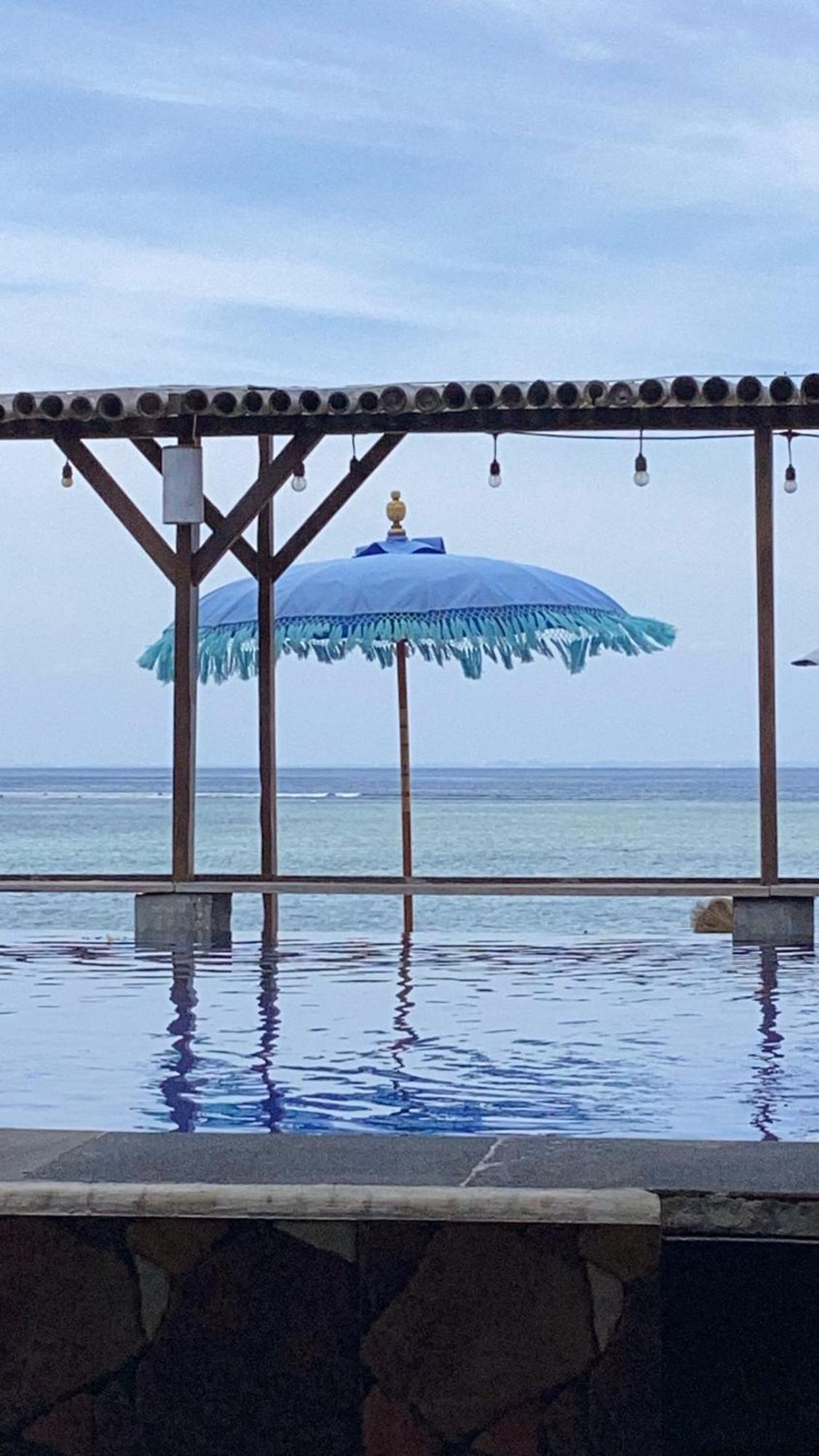 Linda Beach Hotel Lembongan Exterior photo
