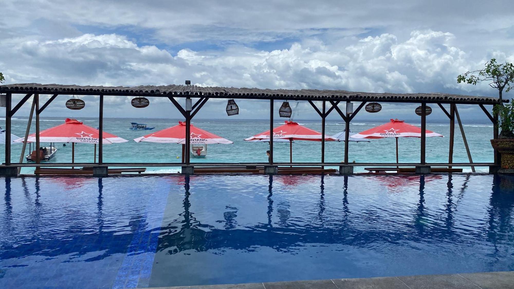 Linda Beach Hotel Lembongan Exterior photo