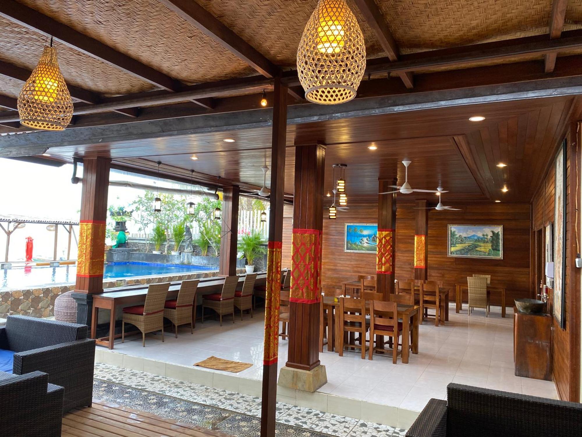 Linda Beach Hotel Lembongan Exterior photo