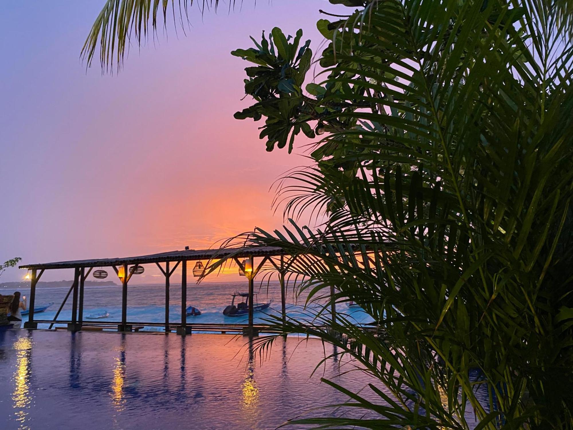 Linda Beach Hotel Lembongan Exterior photo