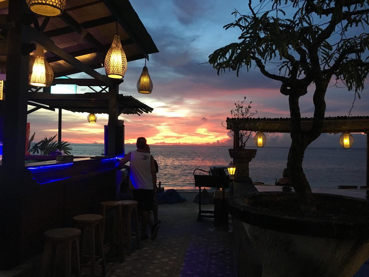 Linda Beach Hotel Lembongan Exterior photo