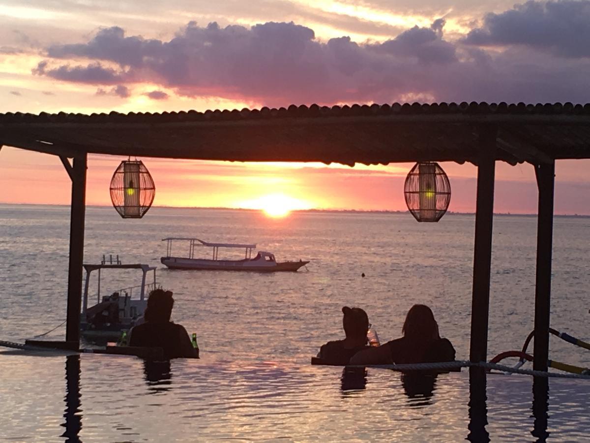 Linda Beach Hotel Lembongan Exterior photo
