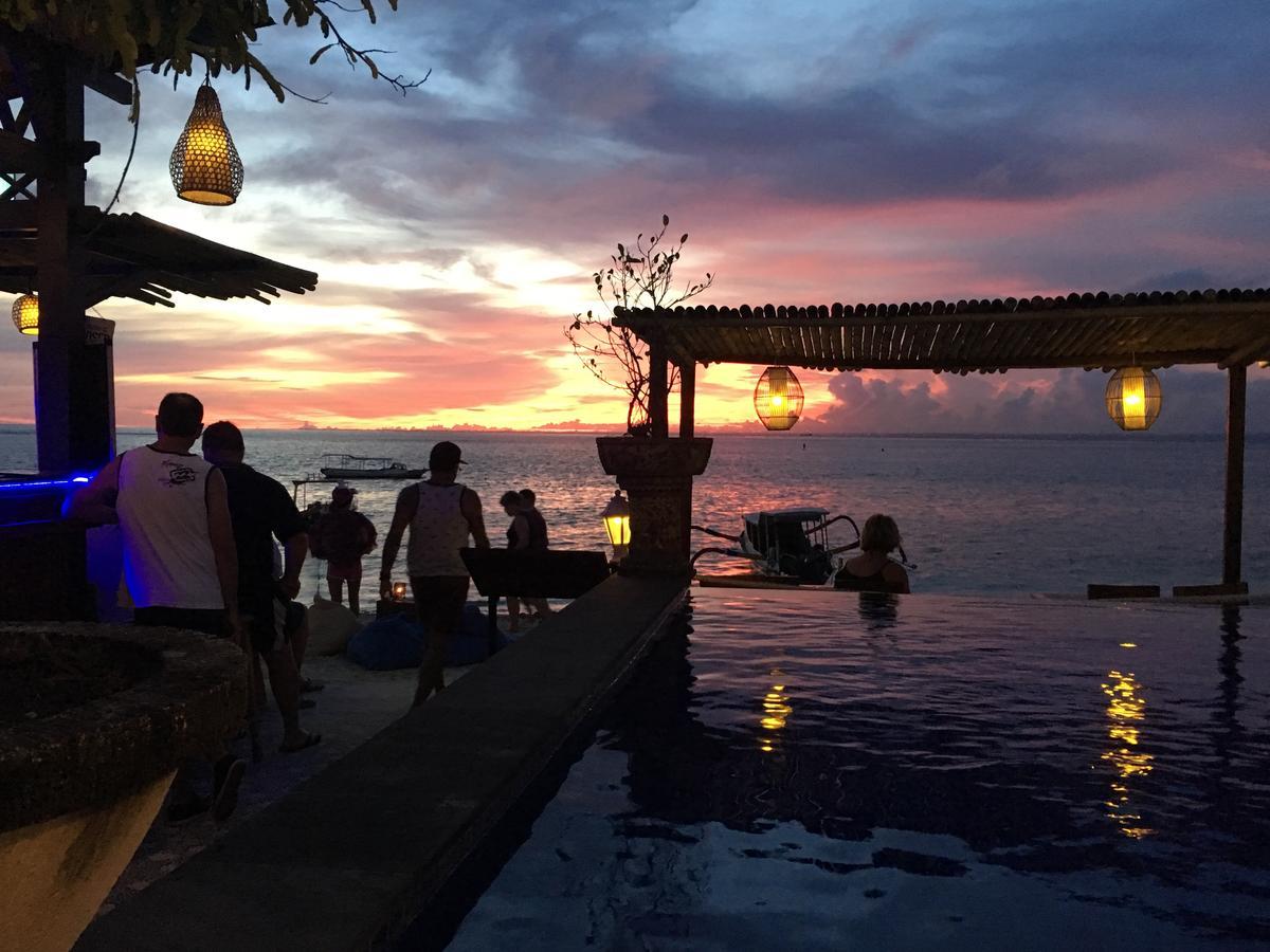 Linda Beach Hotel Lembongan Exterior photo