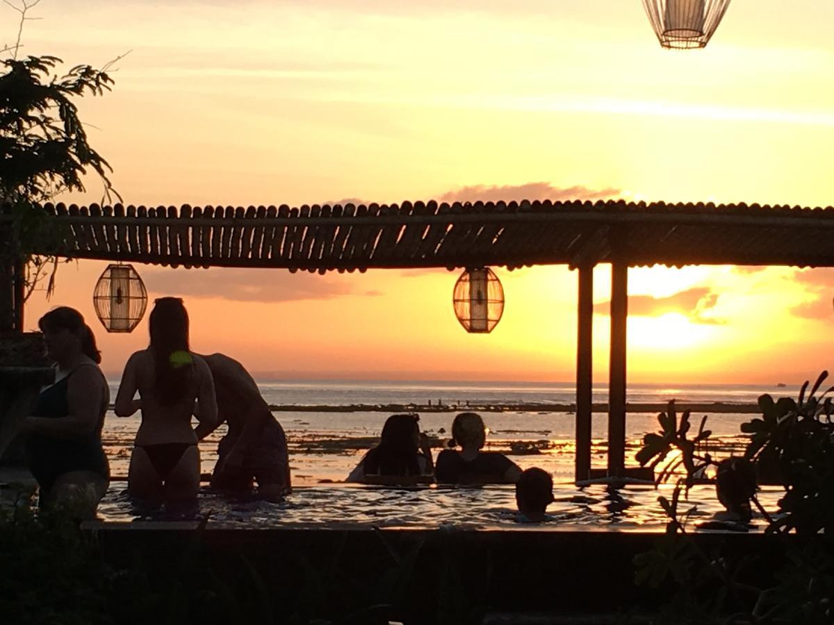 Linda Beach Hotel Lembongan Exterior photo