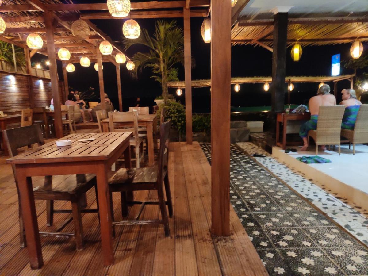 Linda Beach Hotel Lembongan Exterior photo